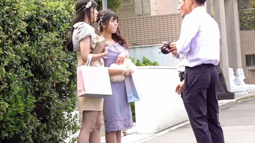 326SOUD-032 結婚式帰りの素人美女たちをファッション撮影と騙してナンパハメ撮りSP！！ (4)