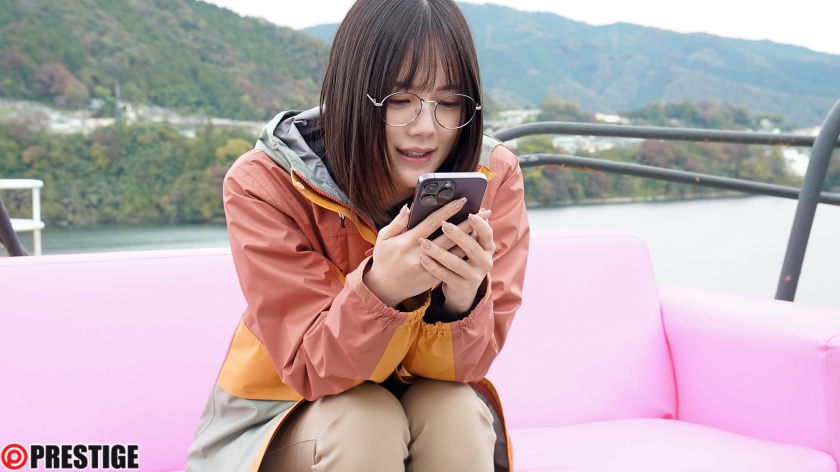 ABF-073 陰キャ女子とワンルーム同棲生活。「ラブホ清掃員の地味な女子」と、「不眠症のダメニート」が出会って滅茶苦茶ヤリまくって… 涼森れむ【MGSだけのおまけ映像付き+15分】 (1)